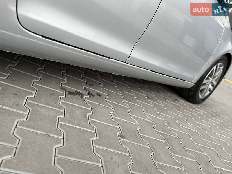 Універсал Volkswagen Golf 2011 в Володимирі