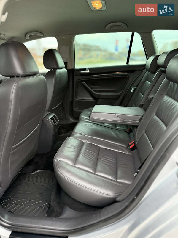 Універсал Volkswagen Golf 2011 в Володимирі