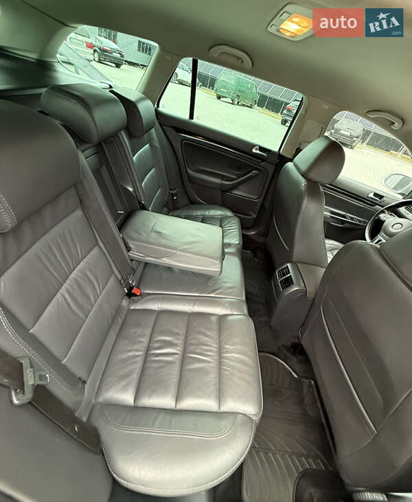 Універсал Volkswagen Golf 2011 в Володимирі