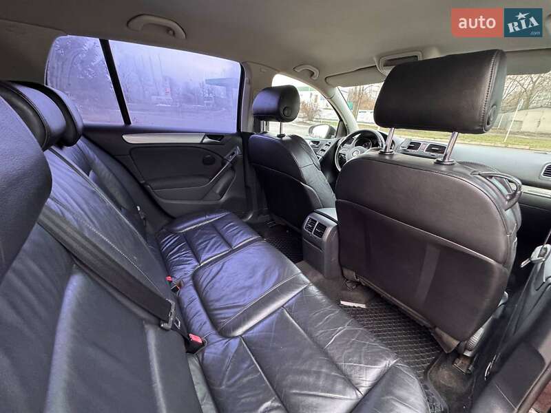 Хэтчбек Volkswagen Golf 2009 в Запорожье