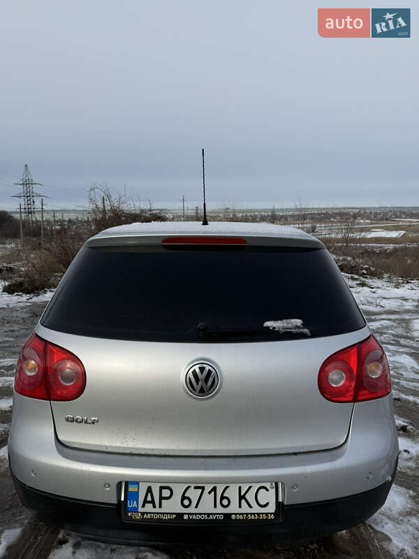 Хетчбек Volkswagen Golf 2008 в Запоріжжі