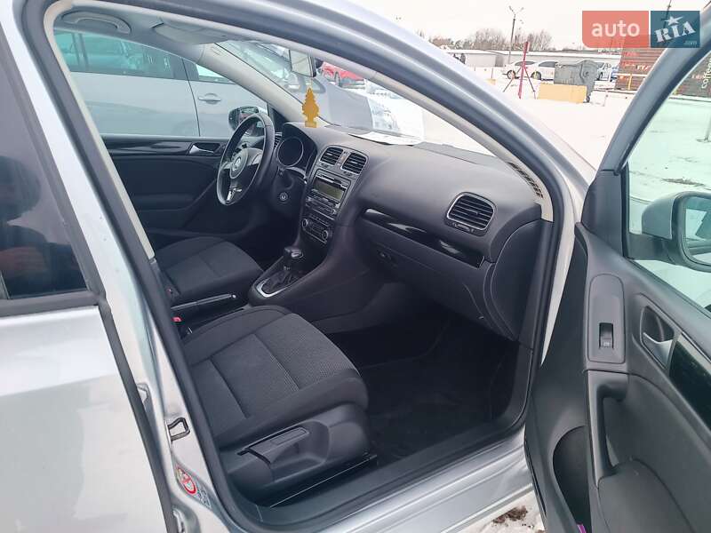 Хетчбек Volkswagen Golf 2009 в Києві