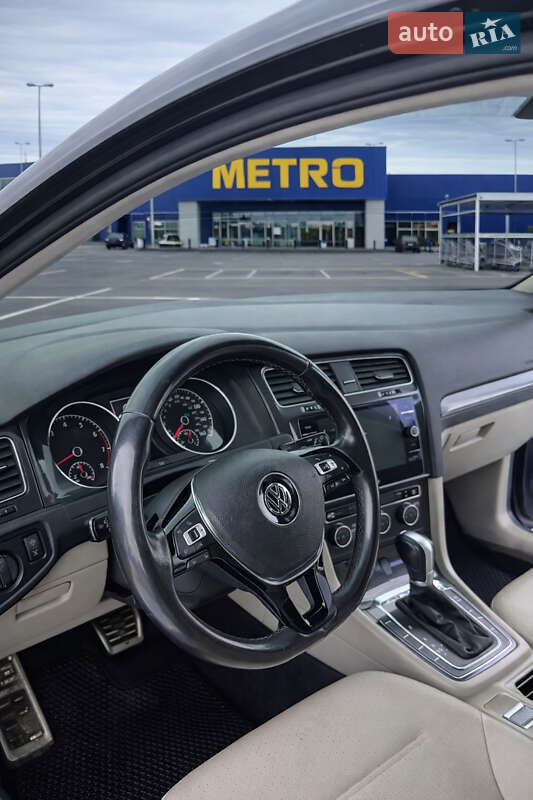 Хетчбек Volkswagen Golf 2017 в Кривому Розі