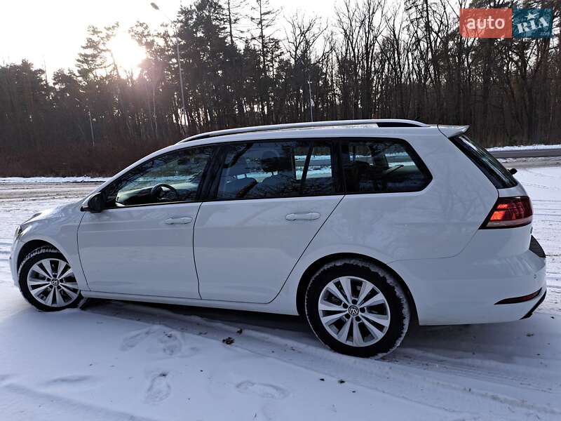 Універсал Volkswagen Golf 2019 в Луцьку