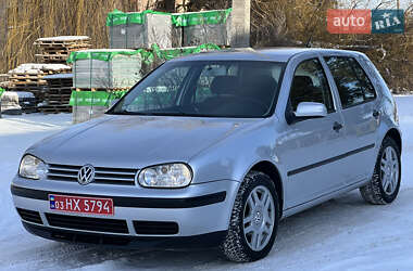 Хетчбек Volkswagen Golf 2002 в Тернополі