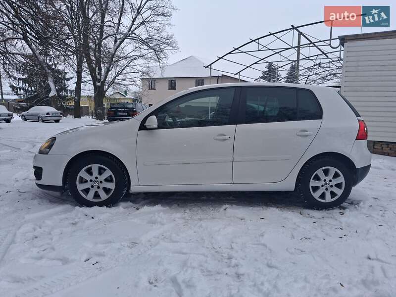 Хэтчбек Volkswagen Golf 2008 в Дубно