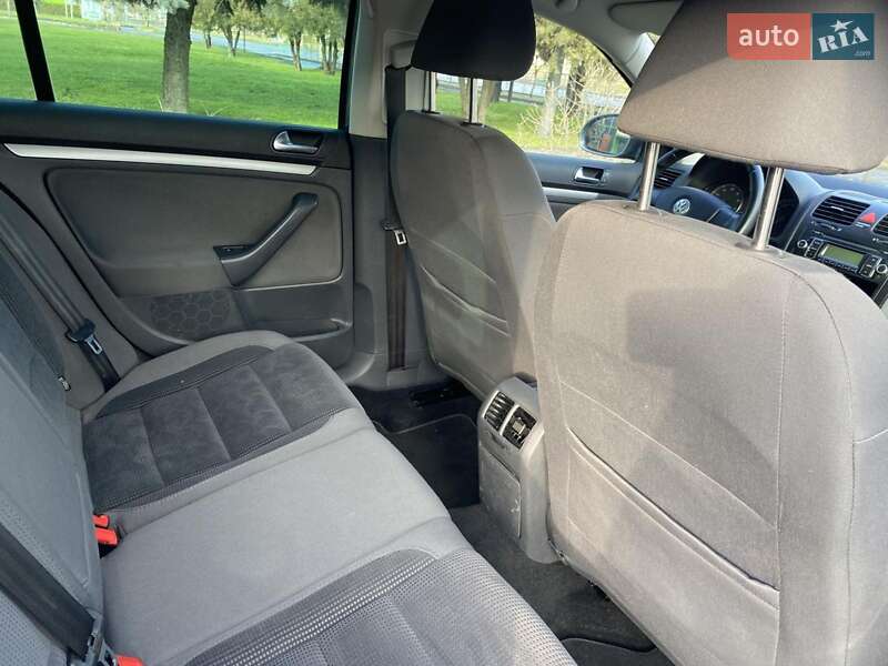 Универсал Volkswagen Golf 2009 в Вознесенске