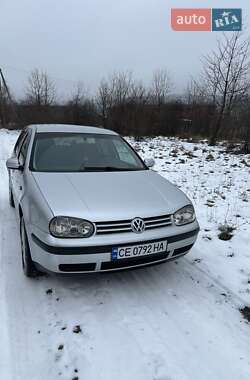 Хэтчбек Volkswagen Golf 2000 в Черновцах