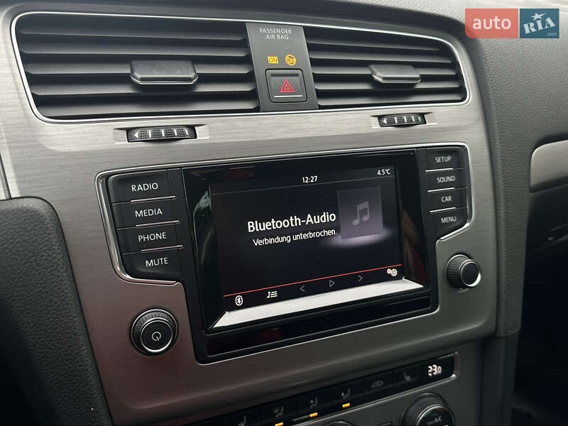 Універсал Volkswagen Golf 2015 в Луцьку