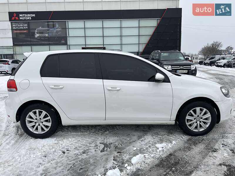 Хетчбек Volkswagen Golf 2012 в Києві