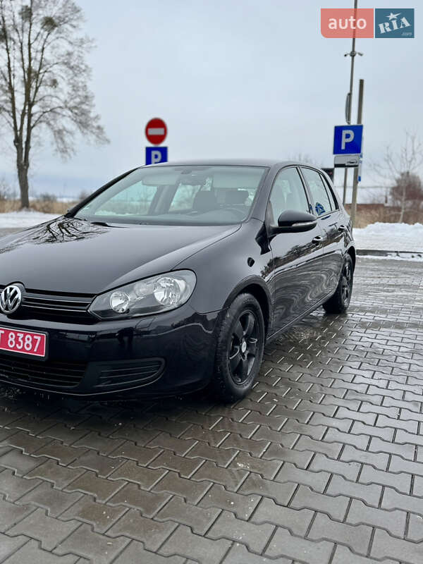 Хэтчбек Volkswagen Golf 2009 в Владимире