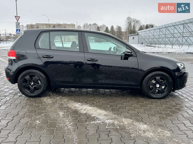 Хэтчбек Volkswagen Golf 2009 в Владимире