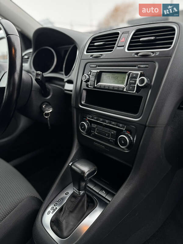 Хэтчбек Volkswagen Golf 2009 в Владимире