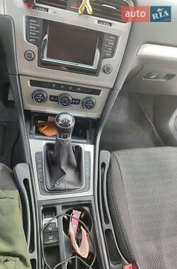 Універсал Volkswagen Golf 2015 в Чернівцях