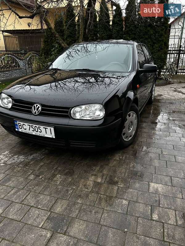 Хэтчбек Volkswagen Golf 1998 в Жовкве