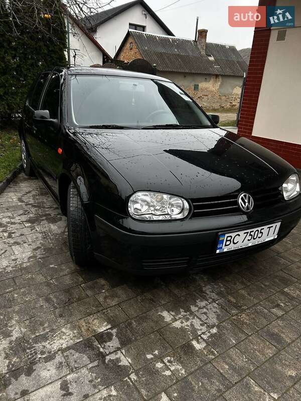 Хэтчбек Volkswagen Golf 1998 в Жовкве