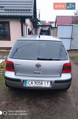 Хетчбек Volkswagen Golf 2002 в Кропивницькому