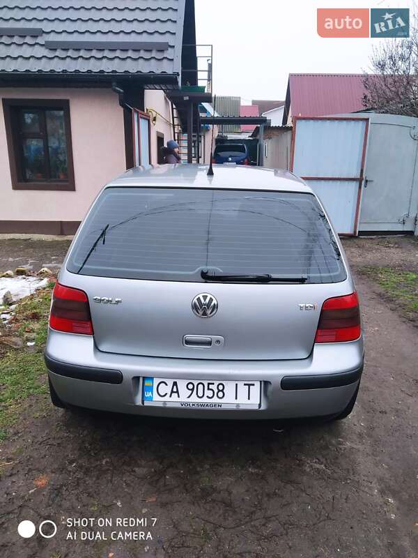 Volkswagen Golf 2002