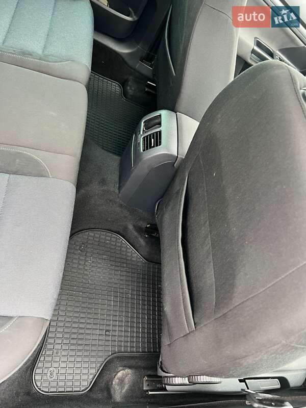 Универсал Volkswagen Golf 2011 в Дубровице фото 27 Универсал Volkswagen Golf 2011 в Дубровице