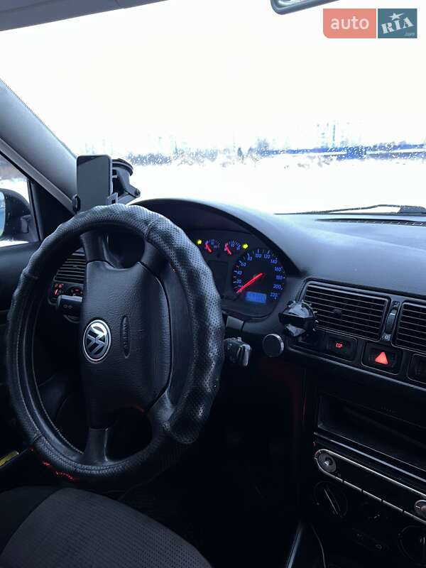 Хэтчбек Volkswagen Golf 2000 в Дрогобыче