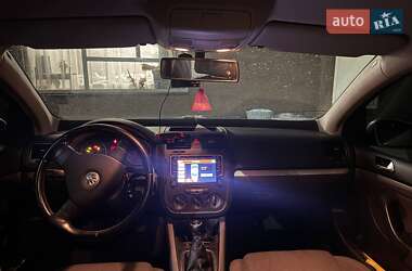 Хэтчбек Volkswagen Golf 2005 в Вышгороде