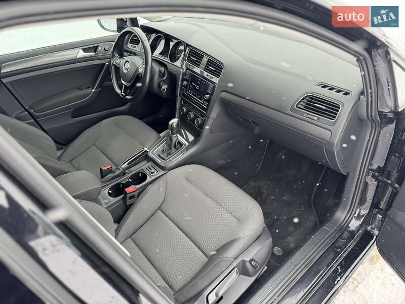 Универсал Volkswagen Golf 2019 в Львове