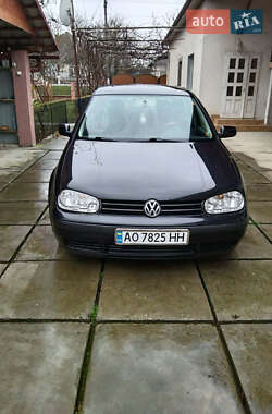 Хэтчбек Volkswagen Golf 2001 в Ужгороде