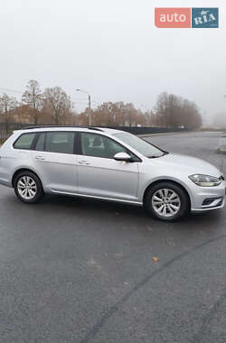 Универсал Volkswagen Golf 2018 в Чернигове