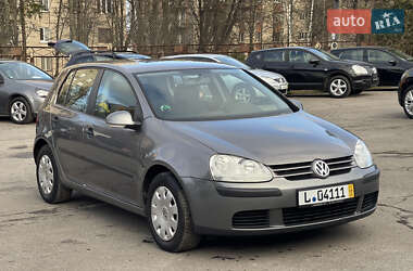 Хетчбек Volkswagen Golf 2005 в Хмельницькому