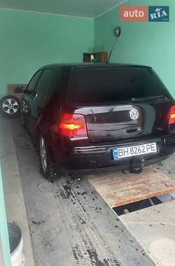 Хэтчбек Volkswagen Golf 2002 в Николаеве