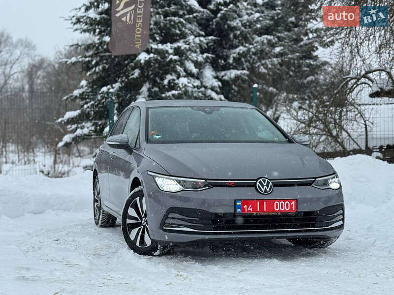 Хэтчбек Volkswagen Golf 2023 в Львове