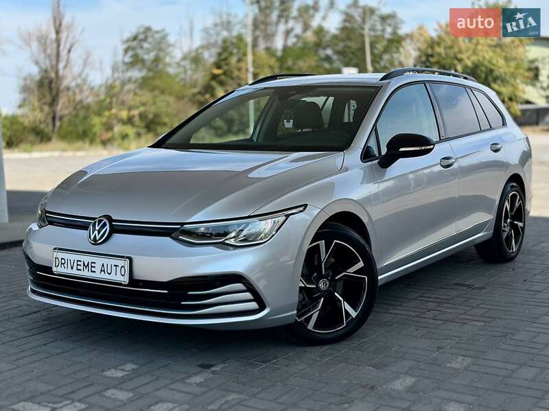 Volkswagen Golf 2021