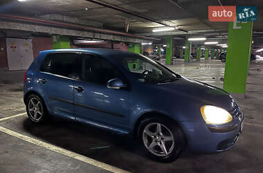 Хетчбек Volkswagen Golf 2003 в Львові