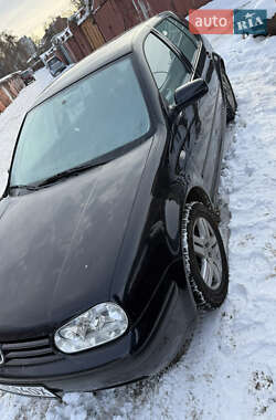 Хетчбек Volkswagen Golf 2001 в Києві