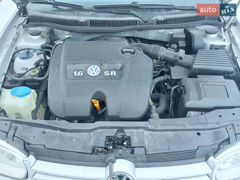 Volkswagen Golf 2003