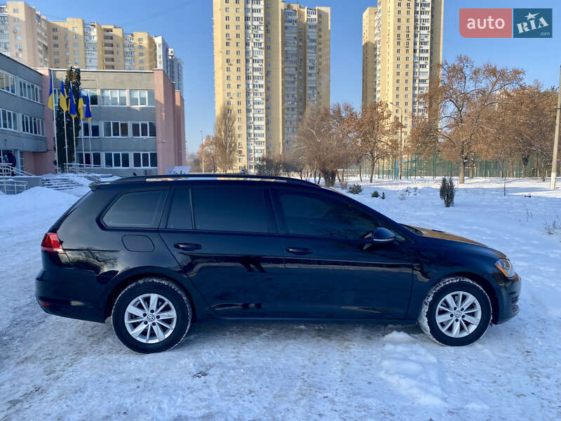 Универсал Volkswagen Golf 2015 в Киеве