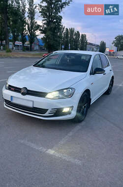 Хэтчбек Volkswagen Golf 2013 в Киеве