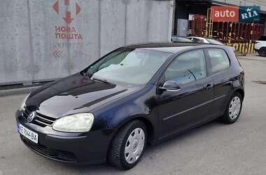 Хэтчбек Volkswagen Golf 2005 в Днепре