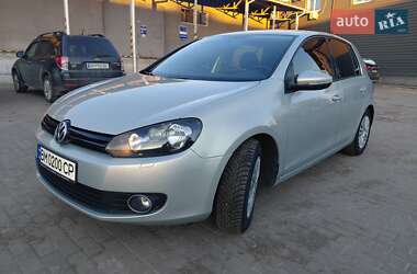 Хетчбек Volkswagen Golf 2011 в Недригайліву