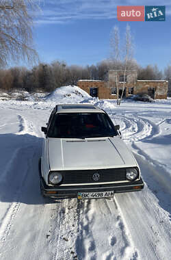 Хетчбек Volkswagen Golf 1986 в Любешові