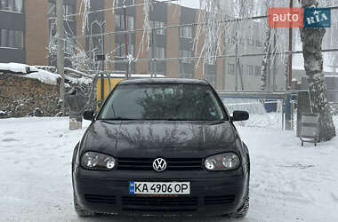 Хетчбек Volkswagen Golf 2002 в Чернівцях