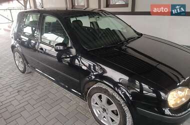 Хетчбек Volkswagen Golf 2002 в Луцьку
