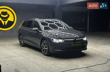 Універсал Volkswagen Golf 2021 в Чернівцях