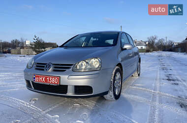 Хетчбек Volkswagen Golf 2005 в Зіньківі