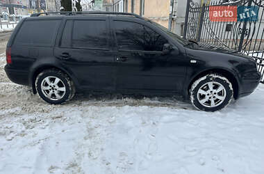 Універсал Volkswagen Golf 2004 в Чернівцях