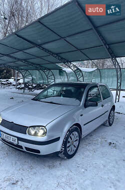 Хетчбек Volkswagen Golf 2000 в Павлограді