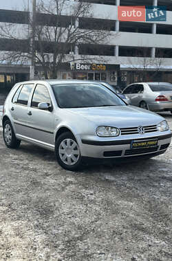 Хэтчбек Volkswagen Golf 2002 в Полтаве