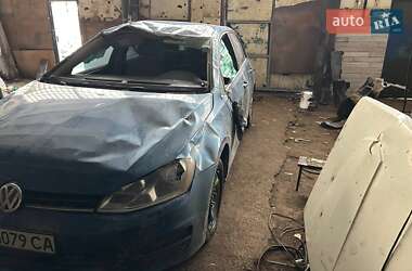 Хетчбек Volkswagen Golf 2016 в Дніпрі