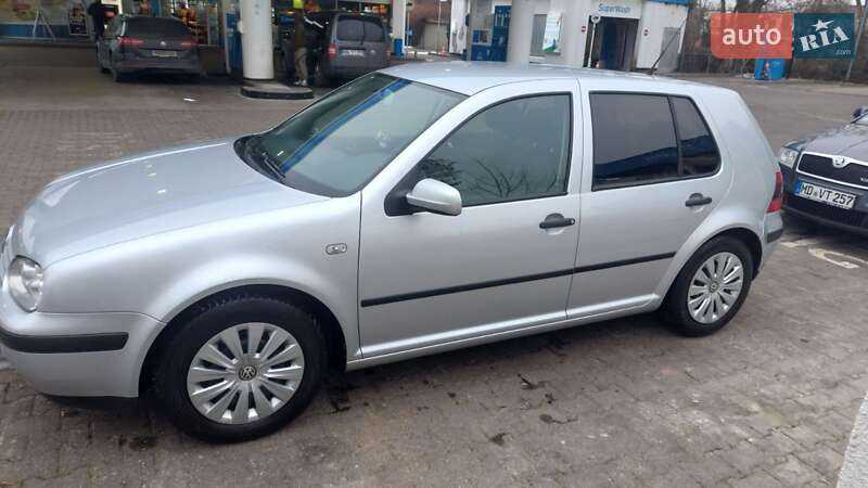 Volkswagen Golf 2001