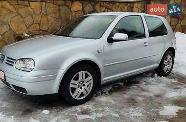Хэтчбек Volkswagen Golf 2002 в Тернополе